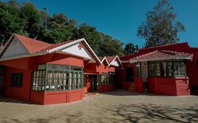 Lakefront Home Hotel